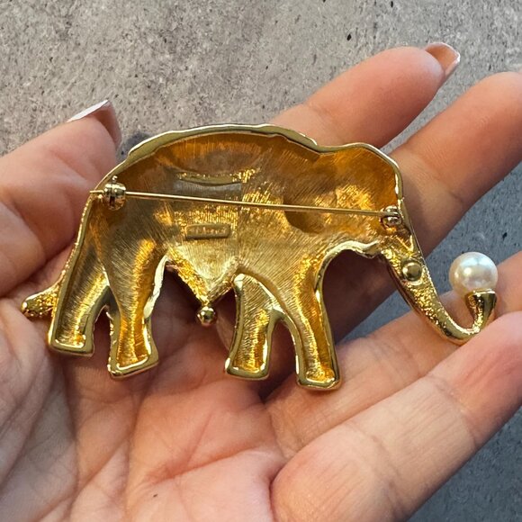 Vintage Monet Elephant Brooch Pearl Trunk Gold Tone Red Enamel 3.25" - Picture 4 of 6